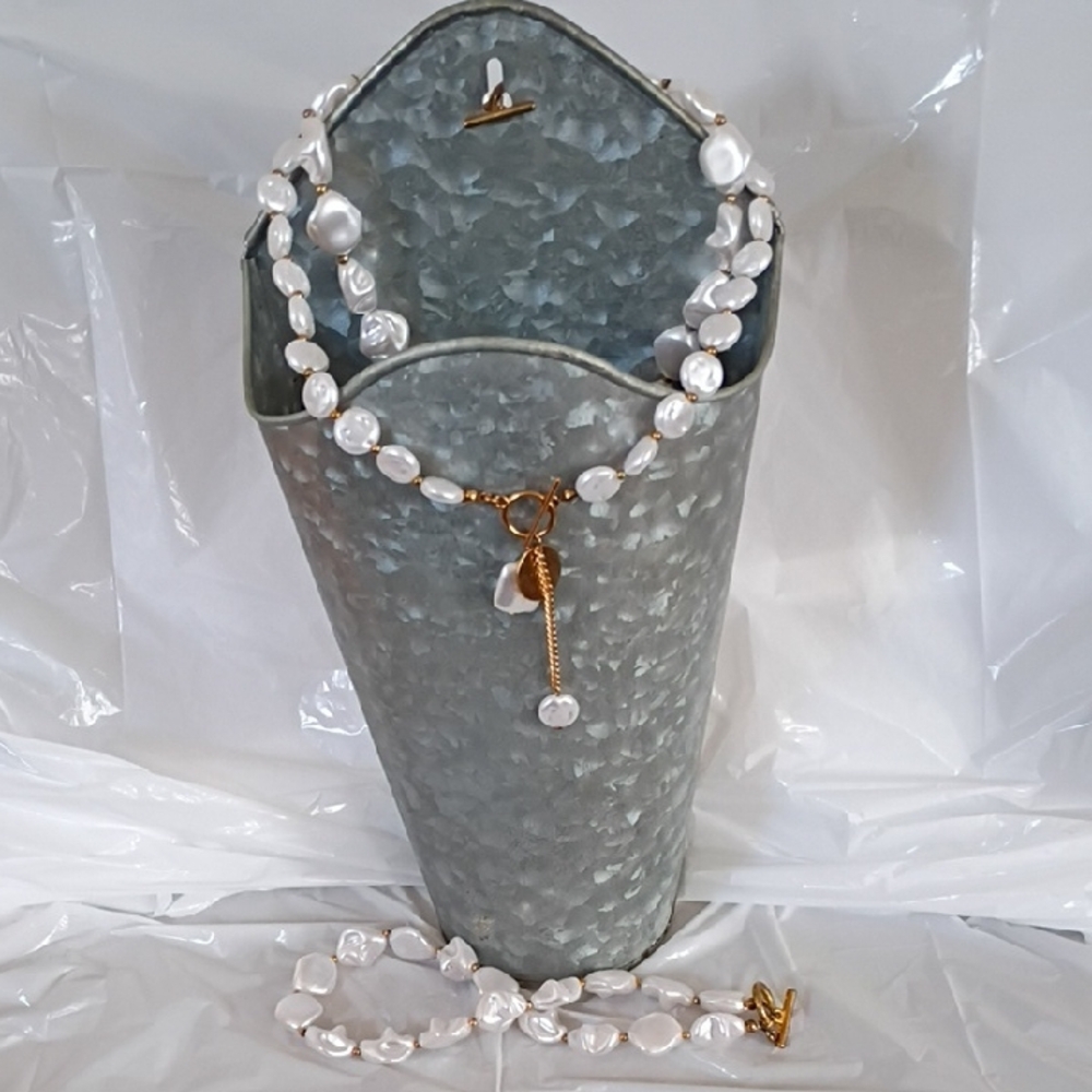 Elegant Gold and White Pearl Necklace/Pierced Earring Set